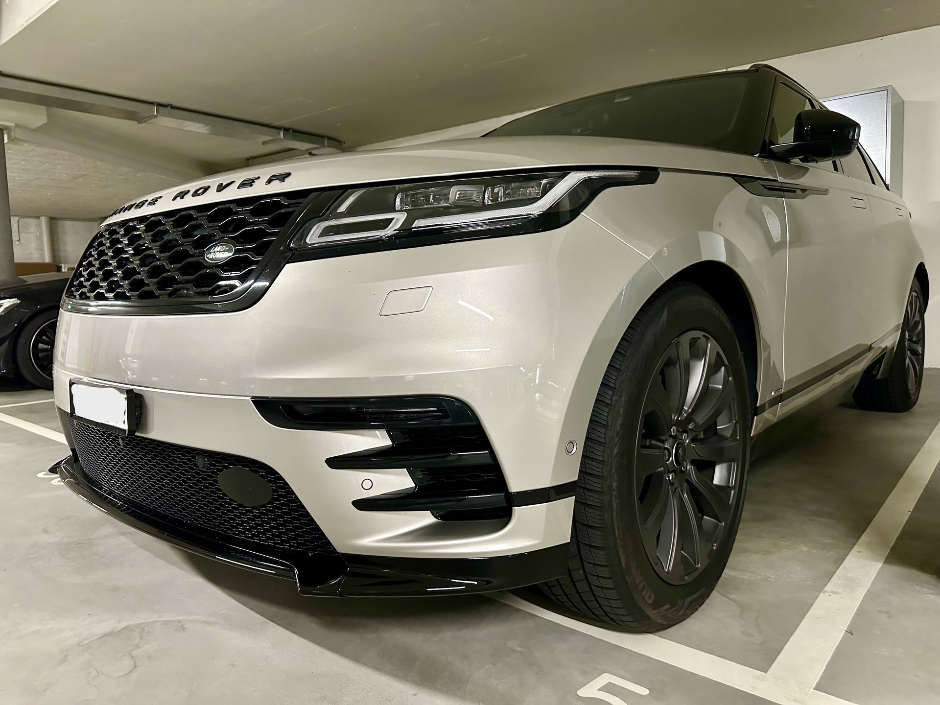 LAND ROVER Range Rover Velar R-Dynamic D 300 Automatic-image-10