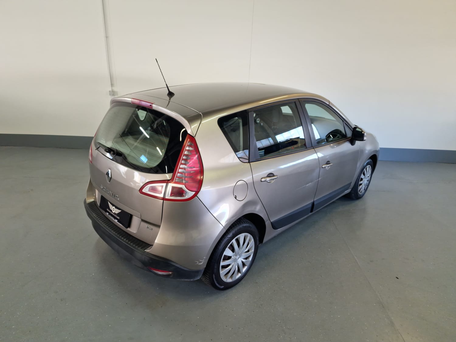 RENAULT Scénic 1.4 16V Turbo Expression-image-7
