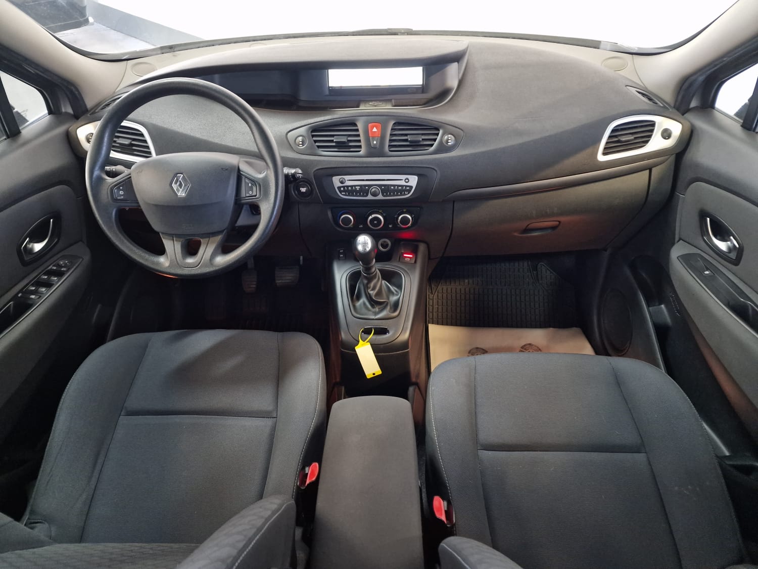 RENAULT Scénic 1.4 16V Turbo Expression-image-10