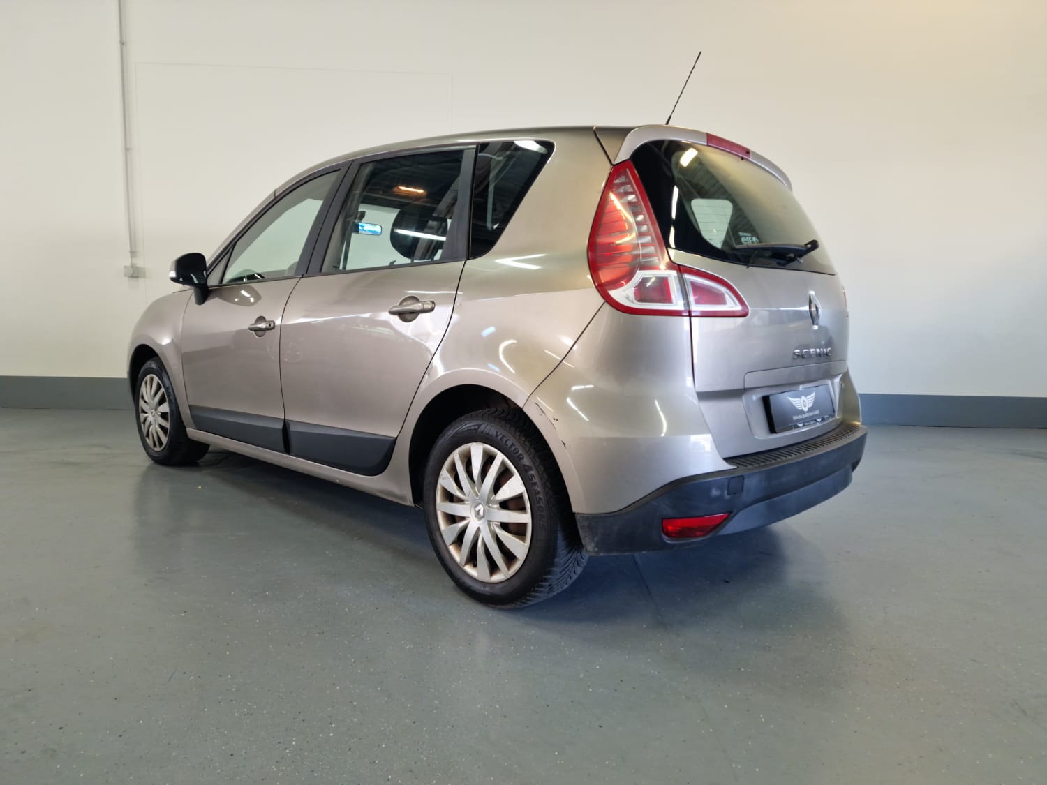 RENAULT Scénic 1.4 16V Turbo Expression-image-5
