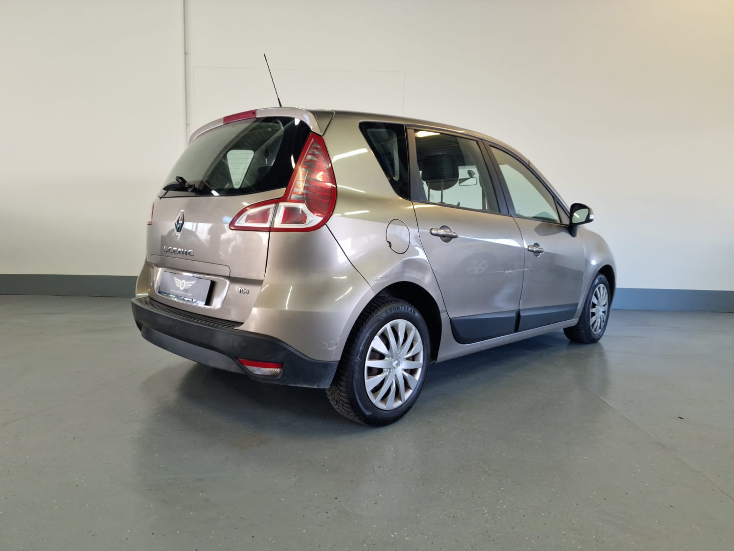 RENAULT Scénic 1.4 16V Turbo Expression-image-9