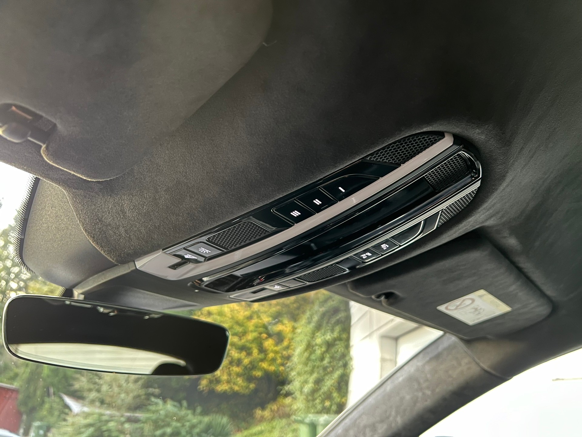 PORSCHE Panamera Turbo S E-Hybrid PDK-image-18