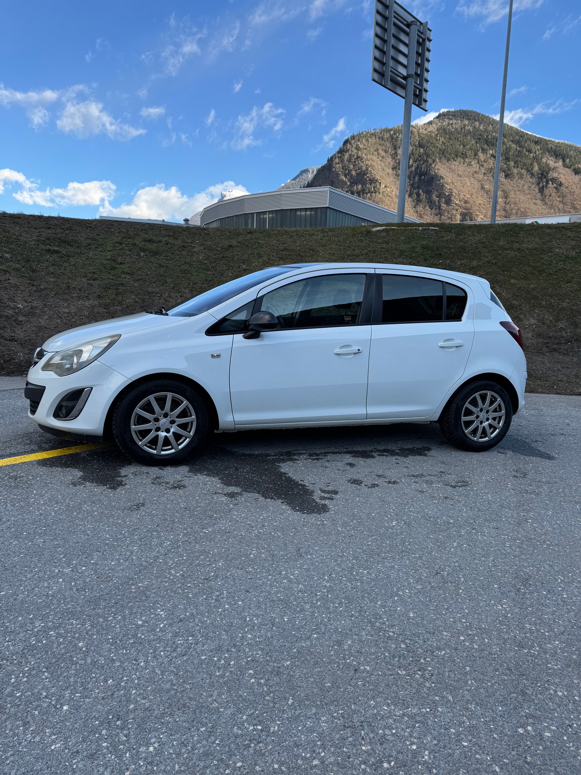 OPEL Corsa 1.4 Turbo Color Edition-image-5