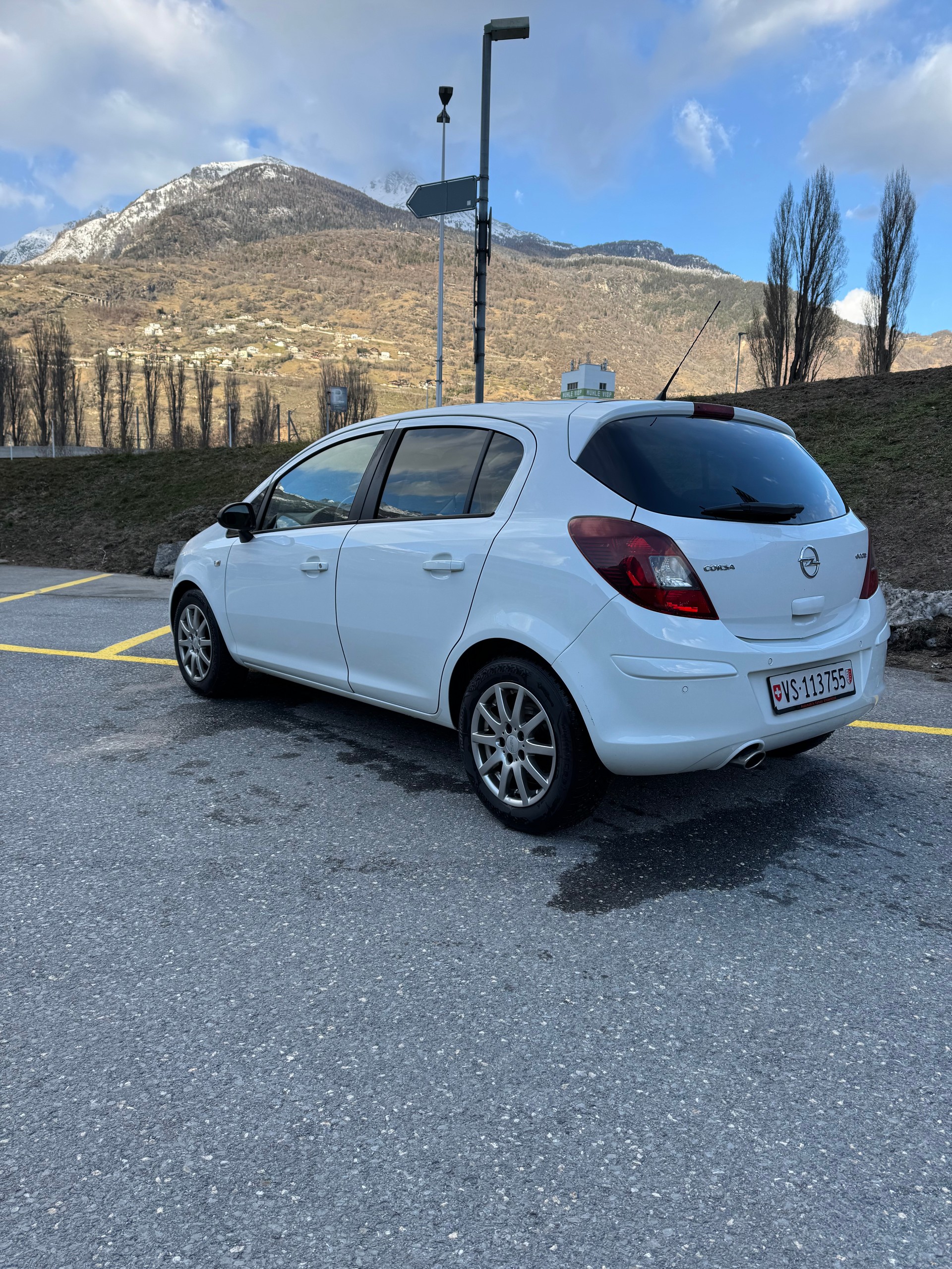 OPEL Corsa 1.4 Turbo Color Edition-image-2