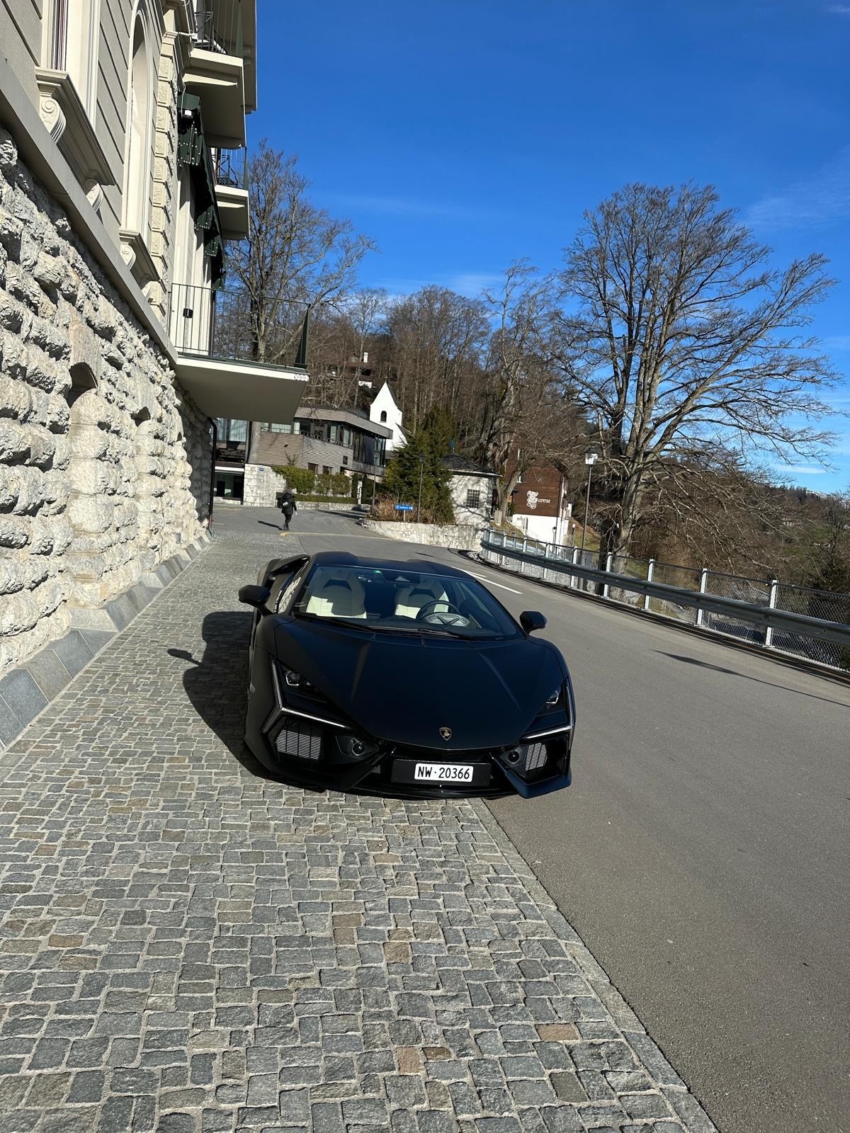 LAMBORGHINI REVUELTO-image-8