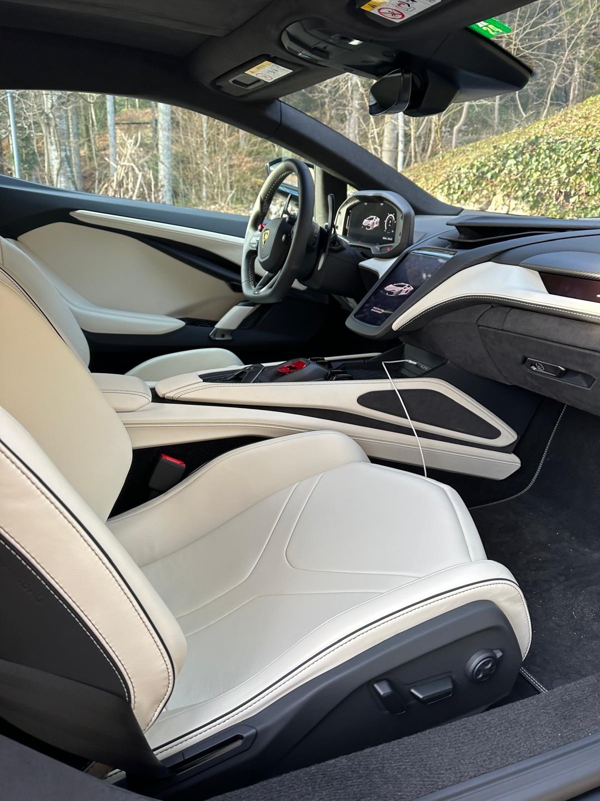 LAMBORGHINI REVUELTO-image-11