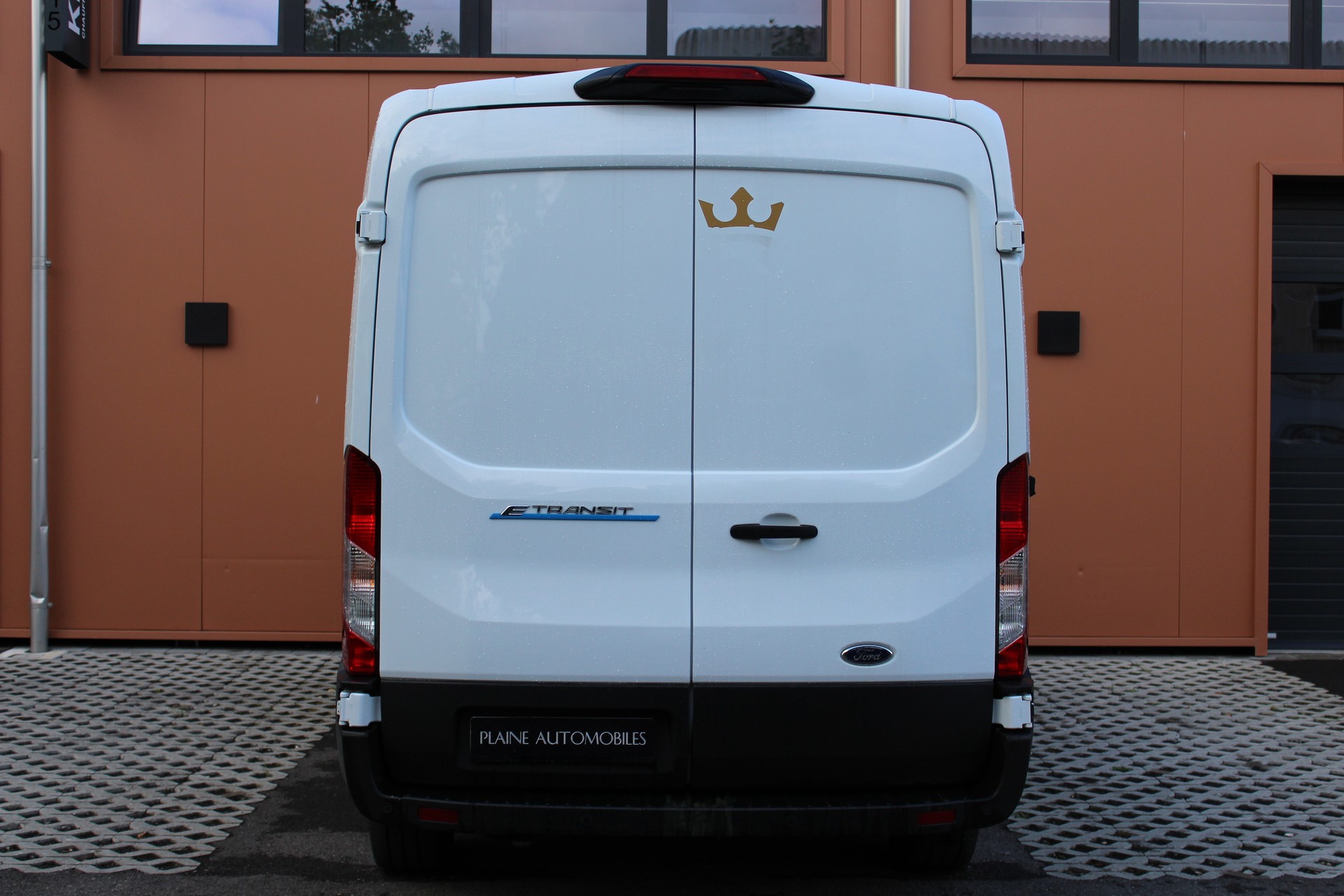 FORD Ford E-Transit Van 350 L2 Trend RWD 68kWh - "Garantie 7 ans / 150'000 km * Pack Led * Rabais Taxe Automobiles"-image-6