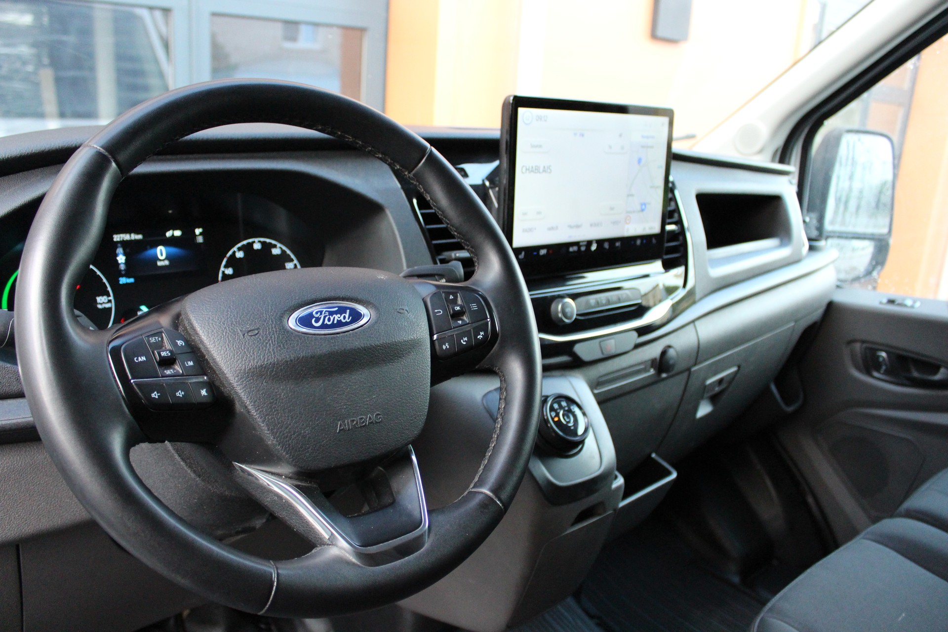 FORD Ford E-Transit Van 350 L2 Trend RWD 68kWh - "Garantie 7 ans / 150'000 km * Pack Led * Rabais Taxe Automobiles"-image-7