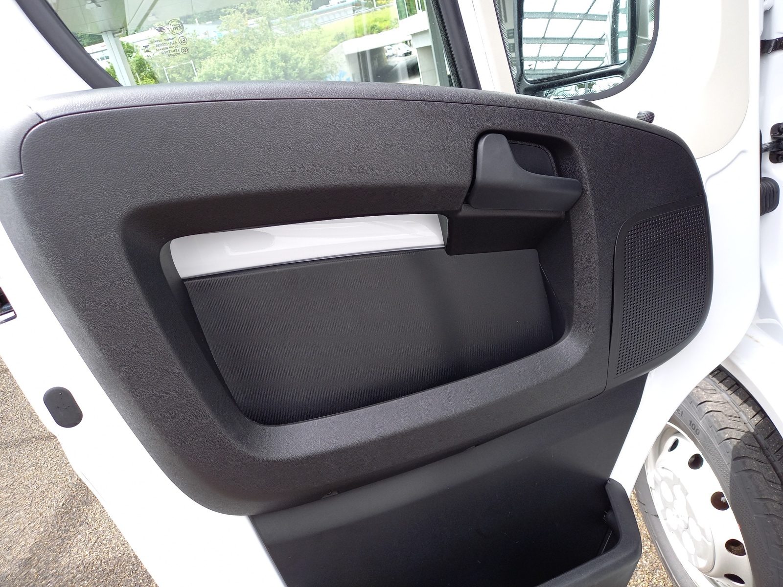 PEUGEOT Boxer Kaw. 335 L2H2 2.2 BlueHDi 140 S/S-image-11