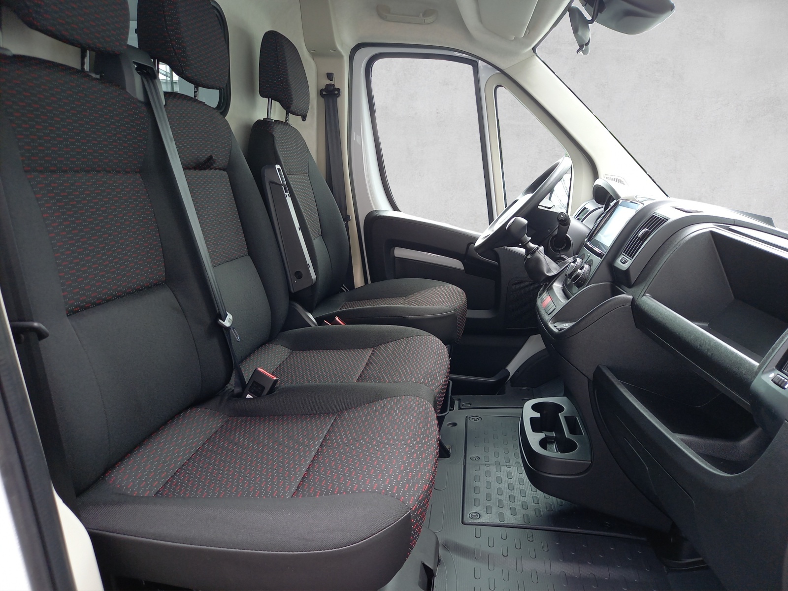 PEUGEOT Boxer Kaw. 335 L2H2 2.2 BlueHDi 140 S/S-image-14
