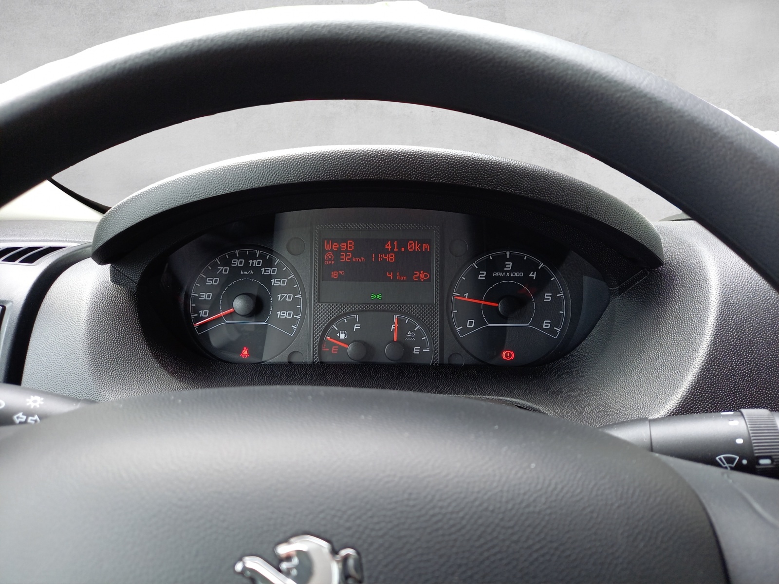 PEUGEOT Boxer Kaw. 335 L2H2 2.2 BlueHDi 140 S/S-image-10