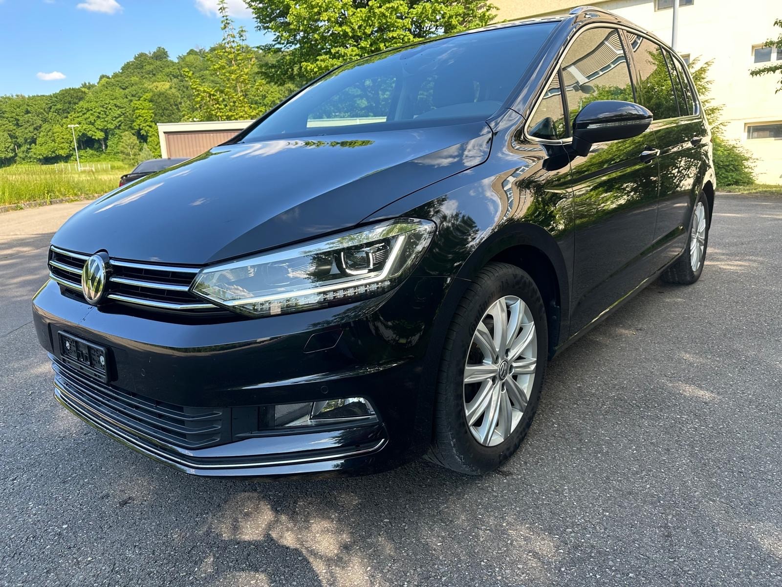 VW Touran 1.8 TSI BlueMotion Technology Highline DSG-image-0