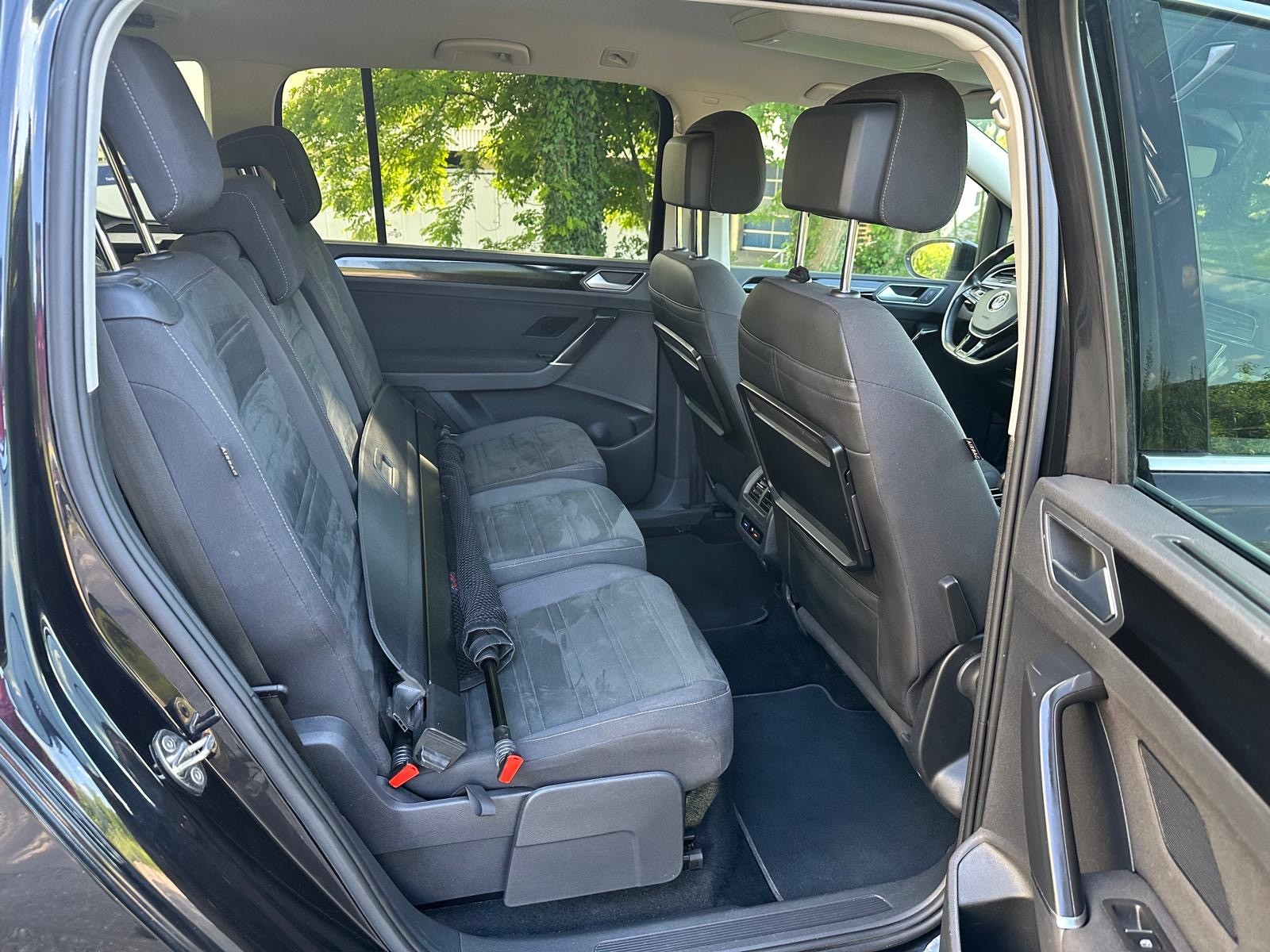 VW Touran 1.8 TSI BlueMotion Technology Highline DSG-image-10