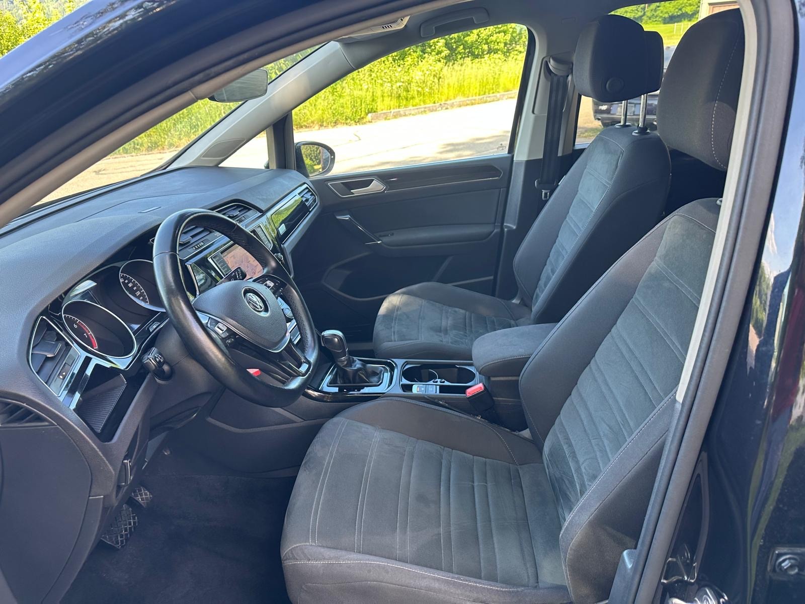 VW Touran 1.8 TSI BlueMotion Technology Highline DSG-image-7