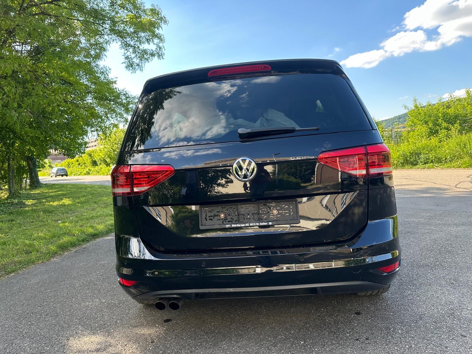 VW Touran 1.8 TSI BlueMotion Technology Highline DSG-image-2