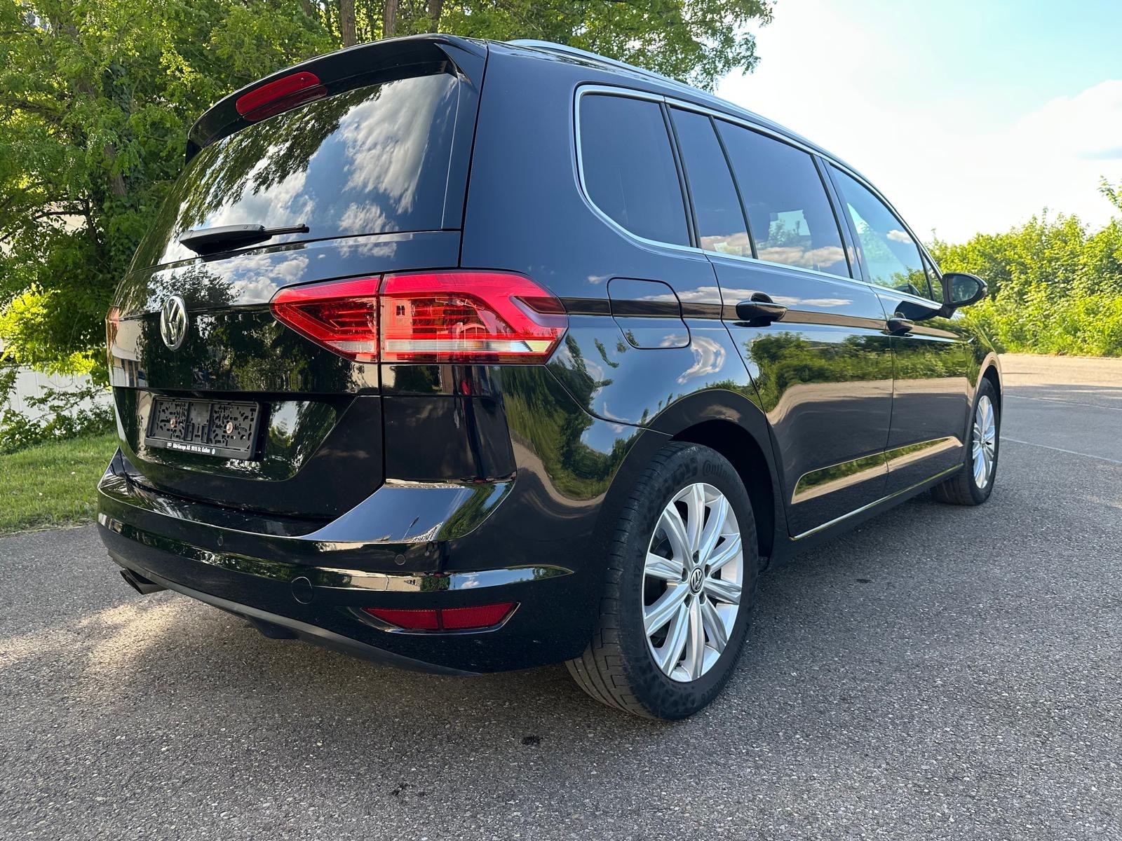 VW Touran 1.8 TSI BlueMotion Technology Highline DSG-image-4