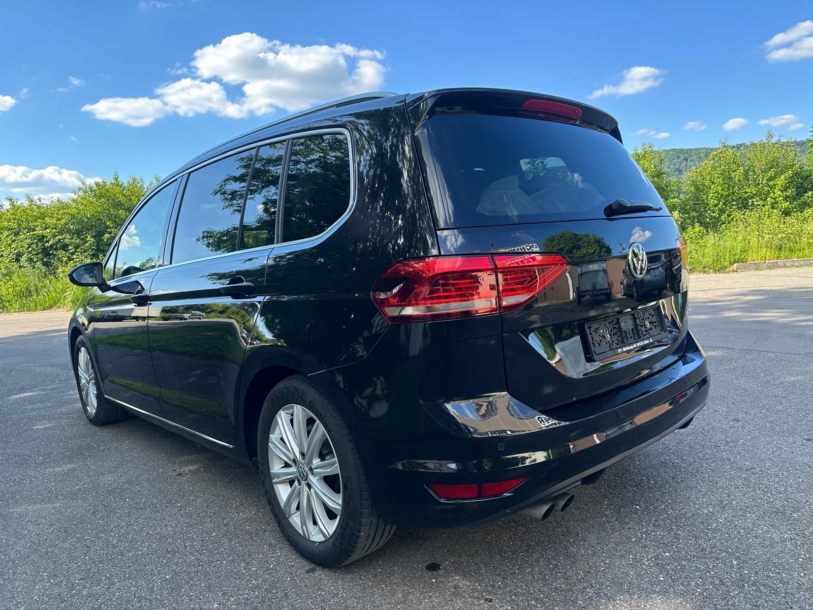 VW Touran 1.8 TSI BlueMotion Technology Highline DSG-image-3