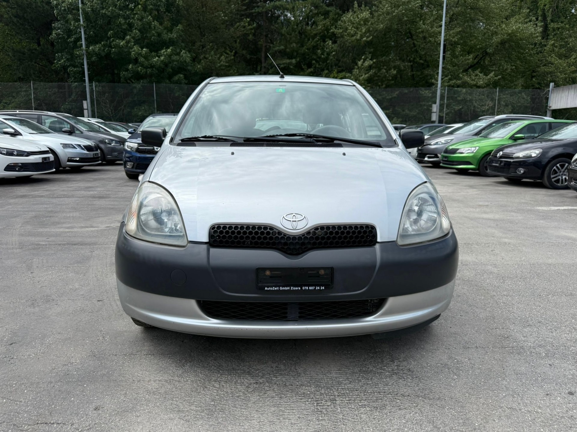 TOYOTA Yaris 1.0 Linea Terra-image-0