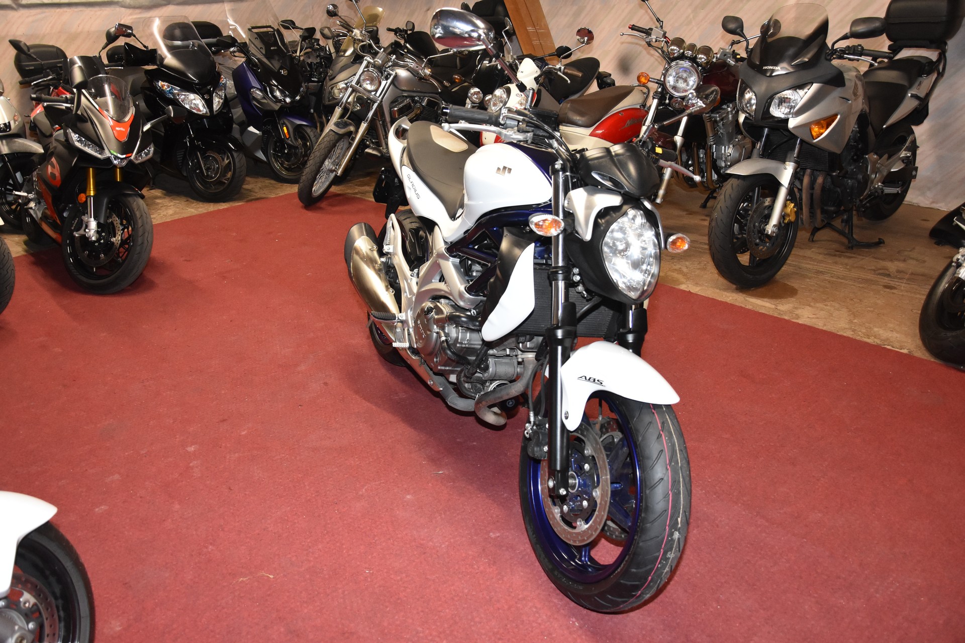 SUZUKI SFV 650 Gladius ABS-image-6