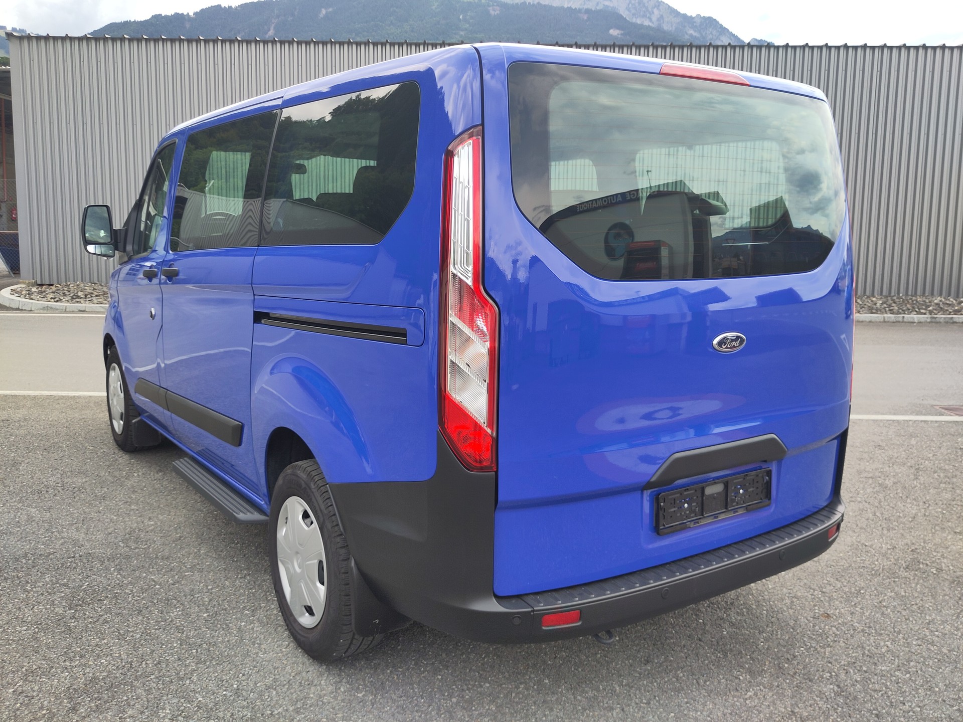 FORD Transit Custom 320 L1H1 Trend A-showroom-element-1
