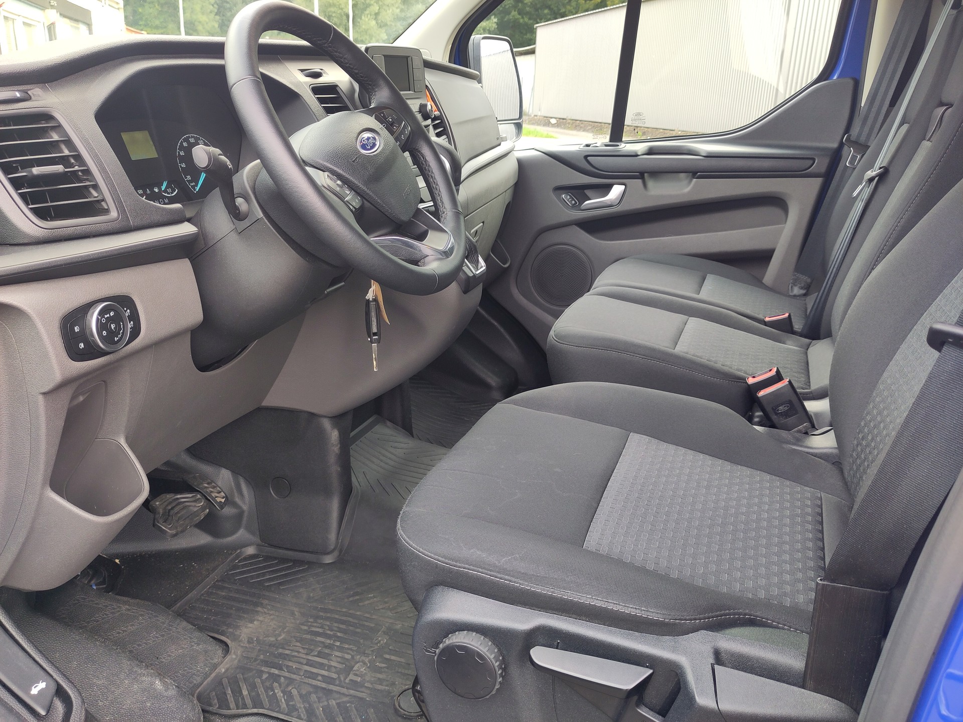 FORD Transit Custom 320 L1H1 Trend A-showroom-element-3