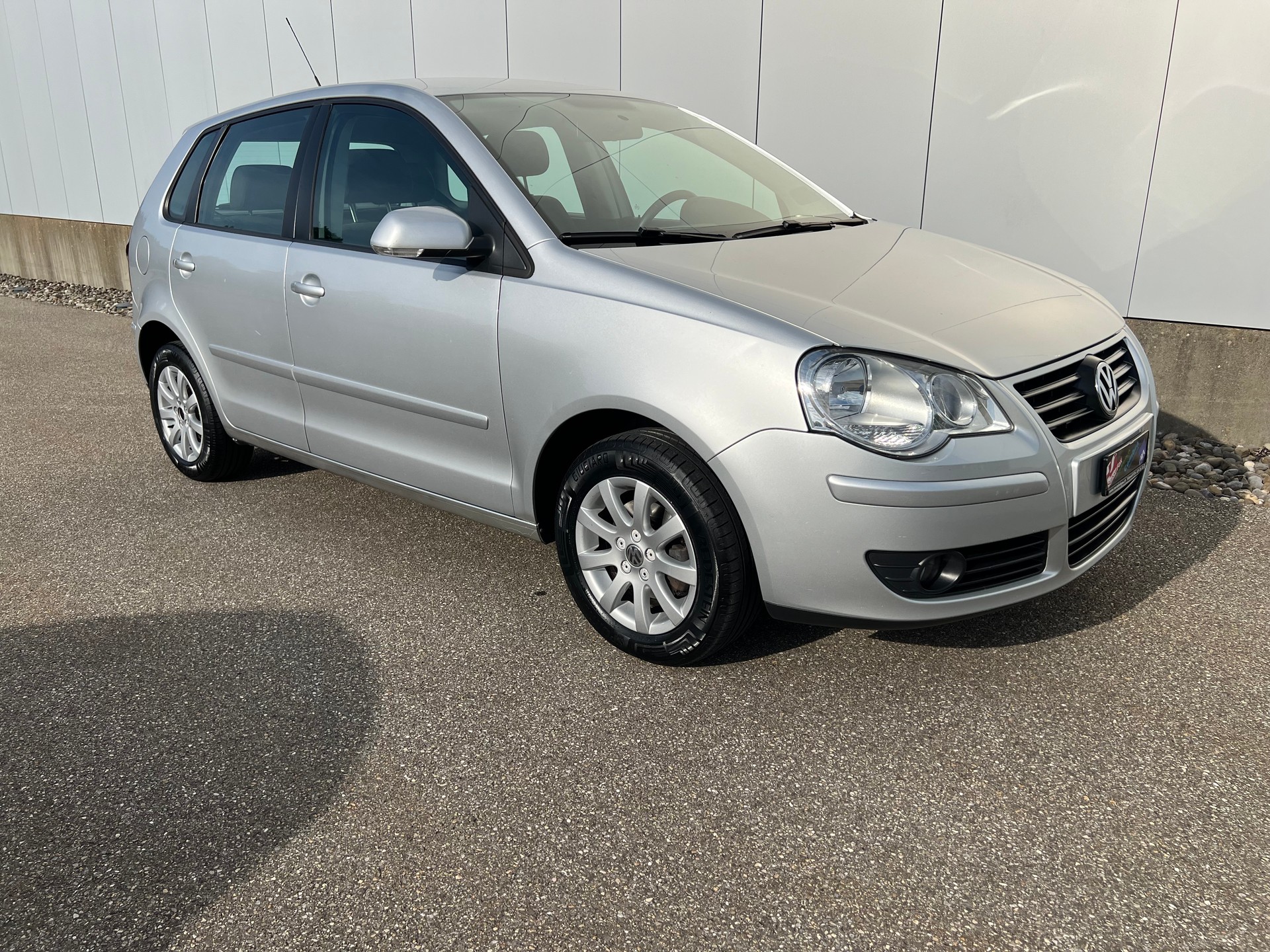 VW Polo 1.6 16V Young&Fresh-image-1