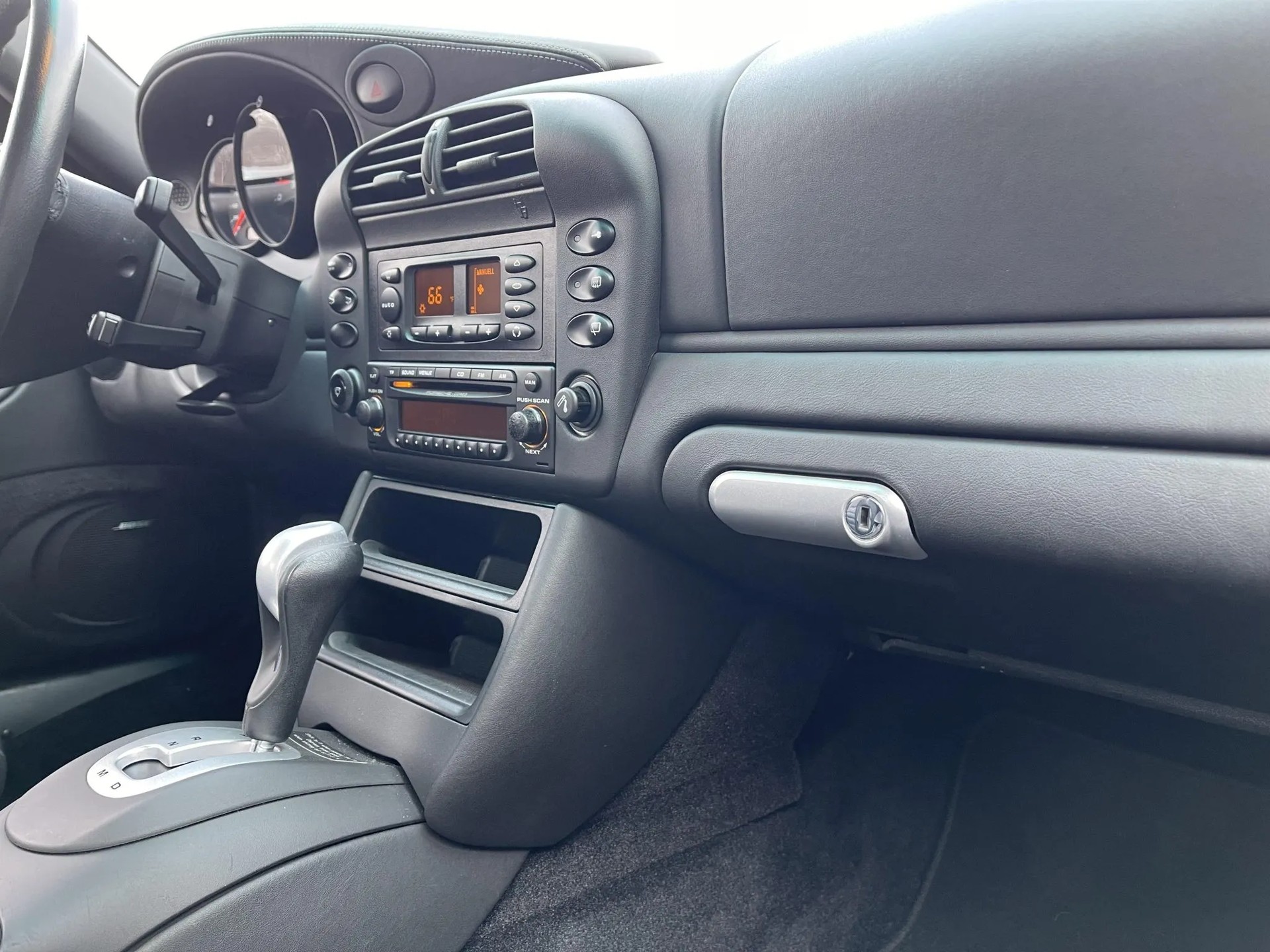 PORSCHE 911 Turbo-image-4
