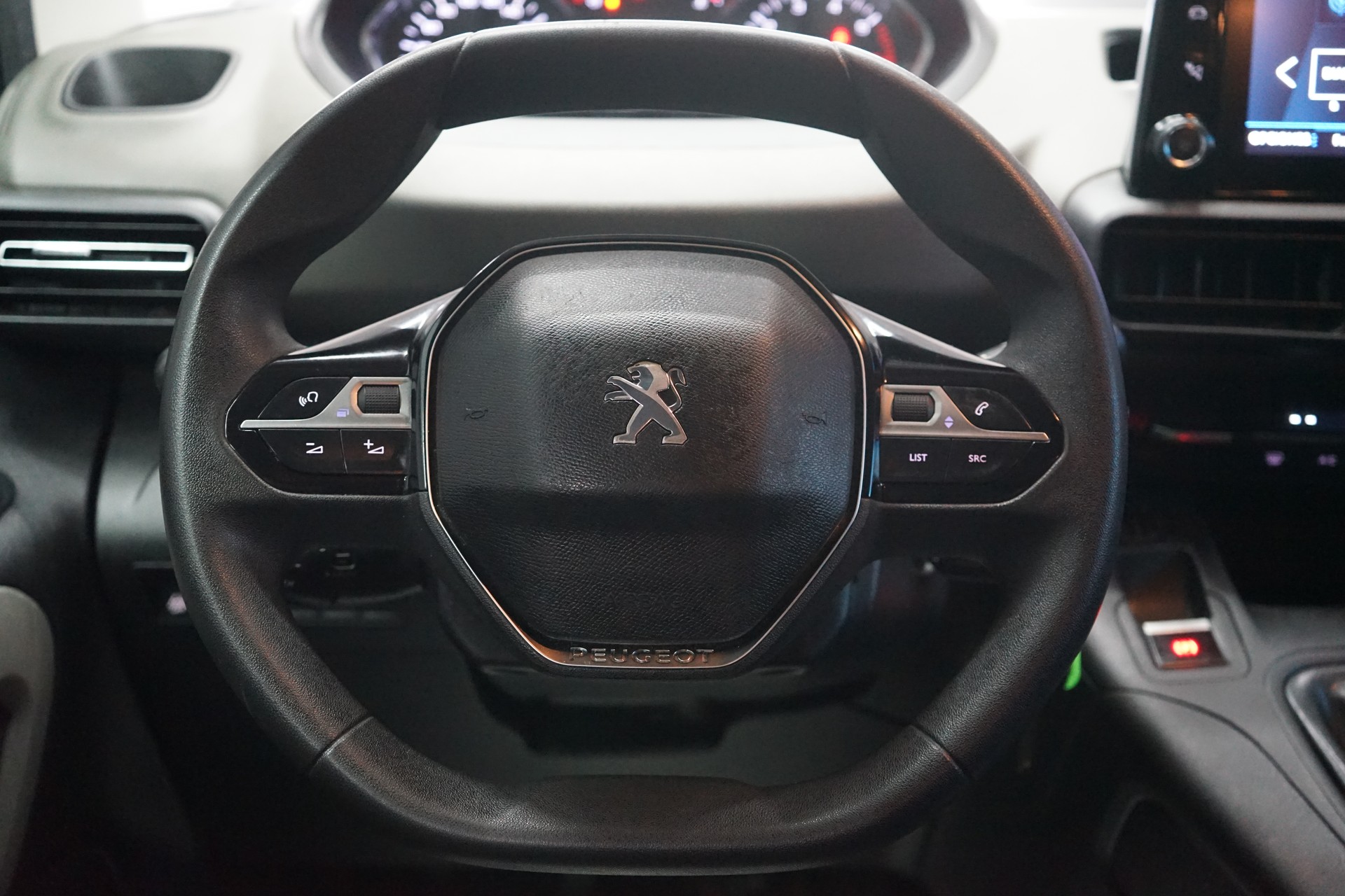PEUGEOT Rifter 1.5 BlueHDi Allure-image-8