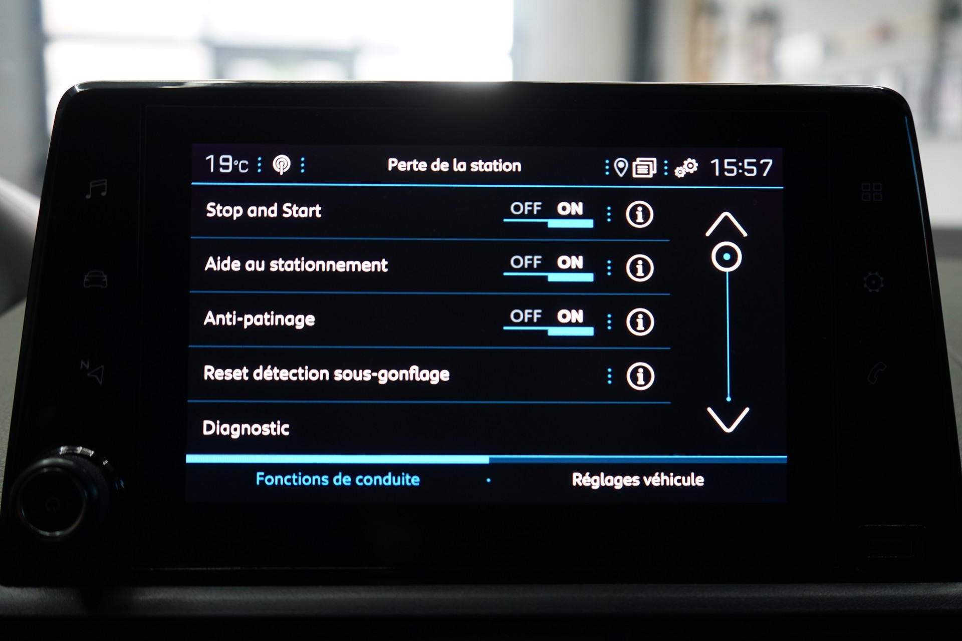 PEUGEOT Rifter 1.5 BlueHDi Allure-image-14