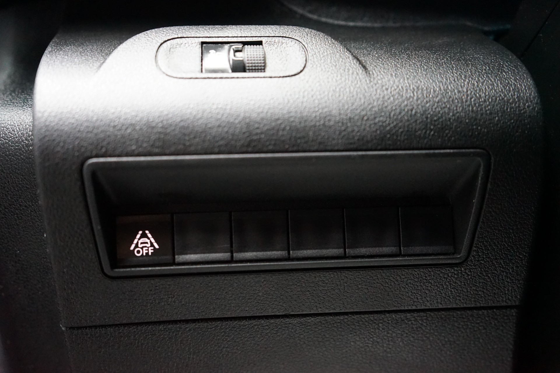 PEUGEOT Rifter 1.5 BlueHDi Allure-image-19