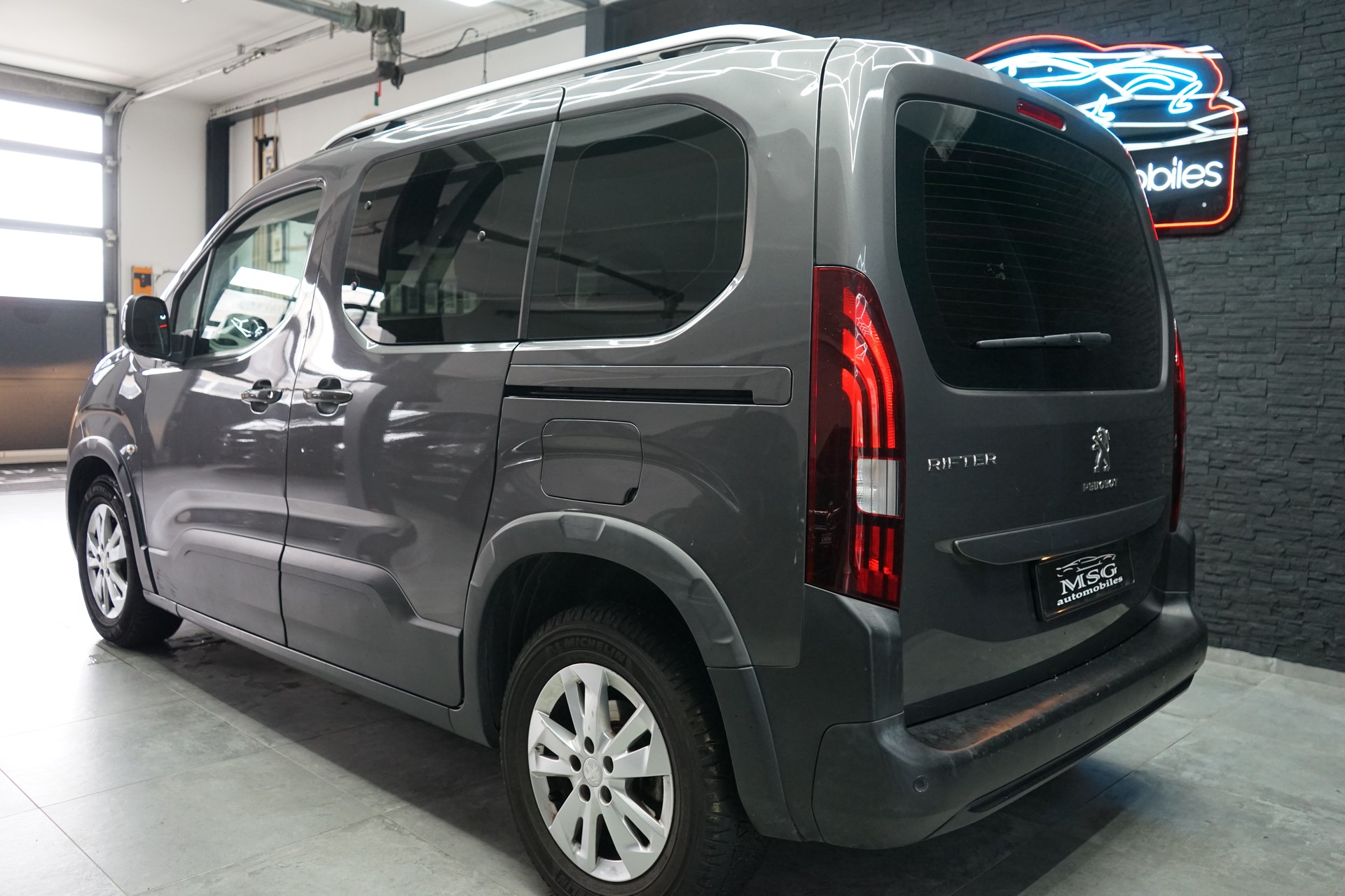 PEUGEOT Rifter 1.5 BlueHDi Allure-image-2