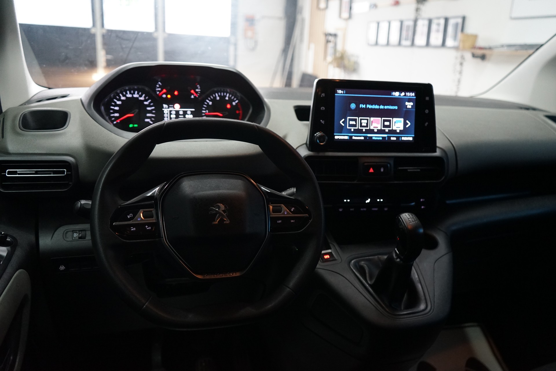 PEUGEOT Rifter 1.5 BlueHDi Allure-image-6
