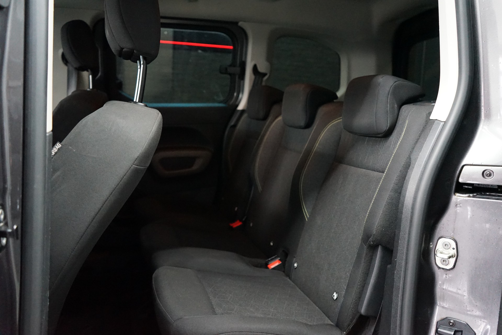 PEUGEOT Rifter 1.5 BlueHDi Allure-image-5