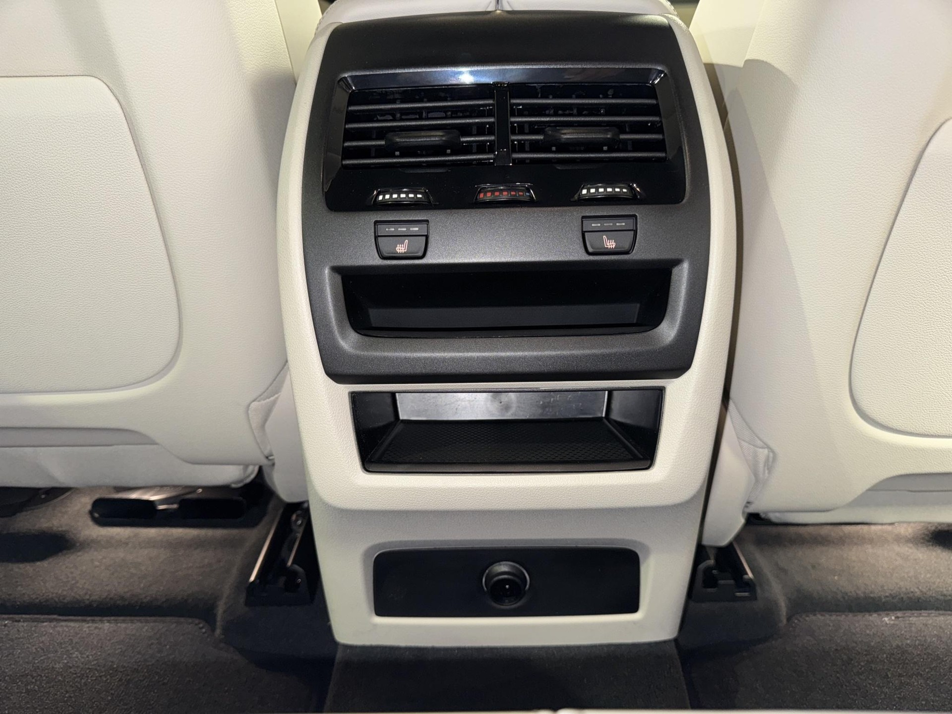 BMW X6 xDrive40d M Sport-image-16