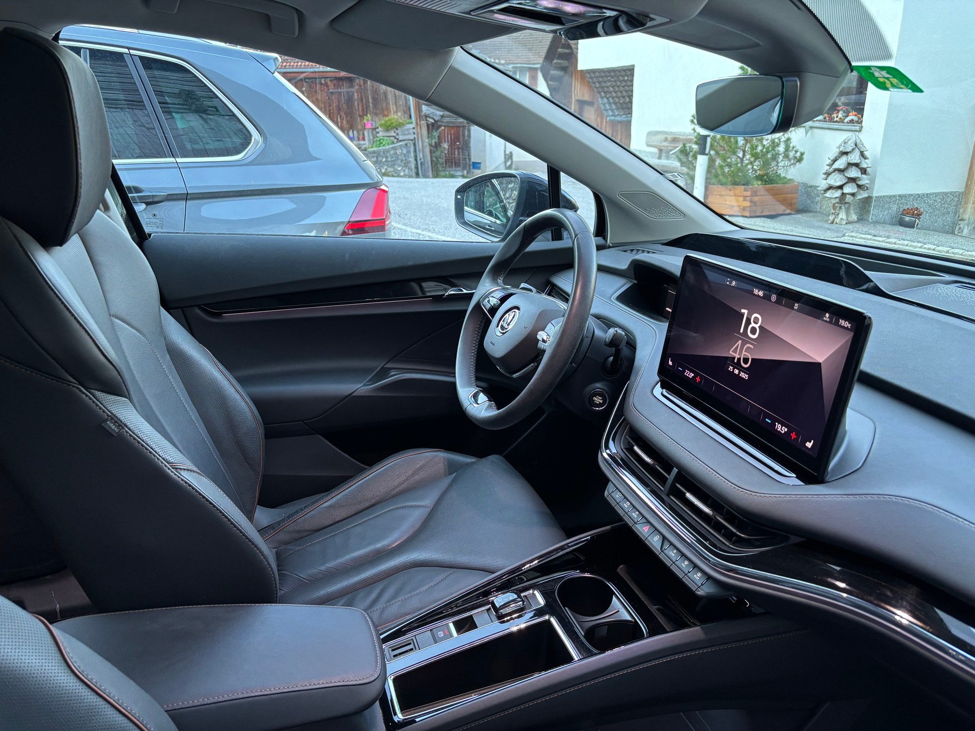 SKODA Enyaq iV 80x-image-2