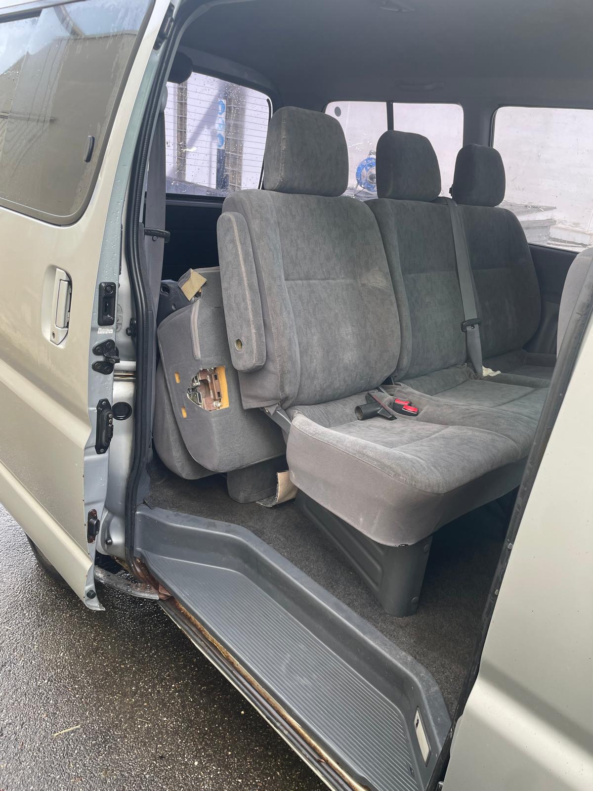 TOYOTA Hiace D-4D Wagon SWB-image-11