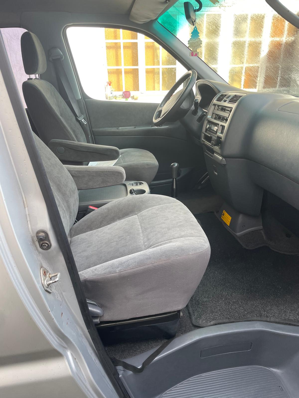 TOYOTA Hiace D-4D Wagon SWB-image-9
