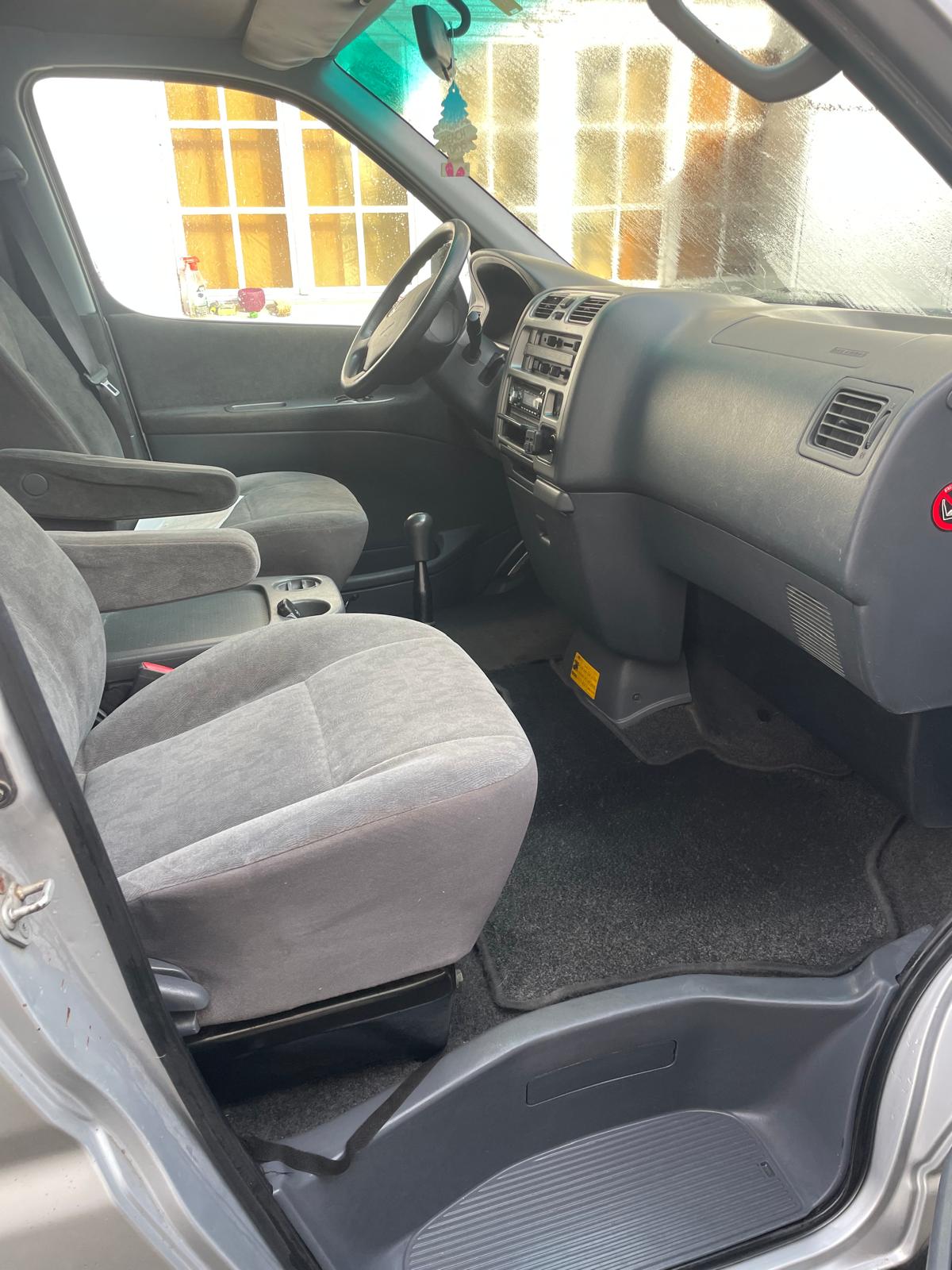 TOYOTA Hiace D-4D Wagon SWB-image-12