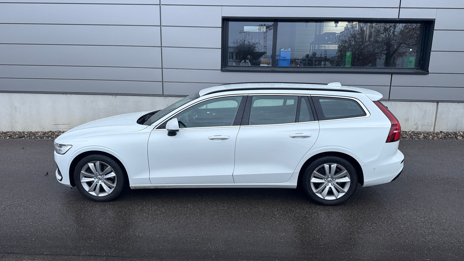 VOLVO V60 B4 Diesel Mild Hybrid **FRISCH AB MFK**-image-1