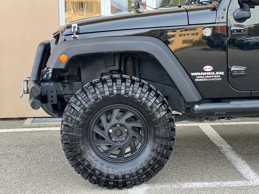 JEEP Wrangler 3.8 Unlimited Sahara Automatic-image-9