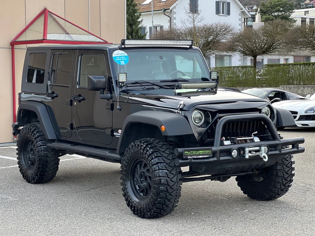 JEEP Wrangler 3.8 Unlimited Sahara Automatic-image-3