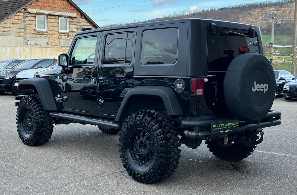 JEEP Wrangler 3.8 Unlimited Sahara Automatic-image-7