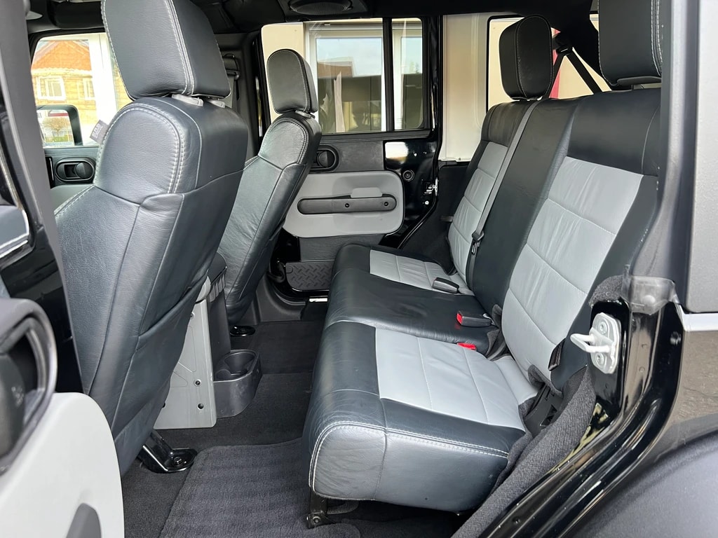 JEEP Wrangler 3.8 Unlimited Sahara Automatic-image-20
