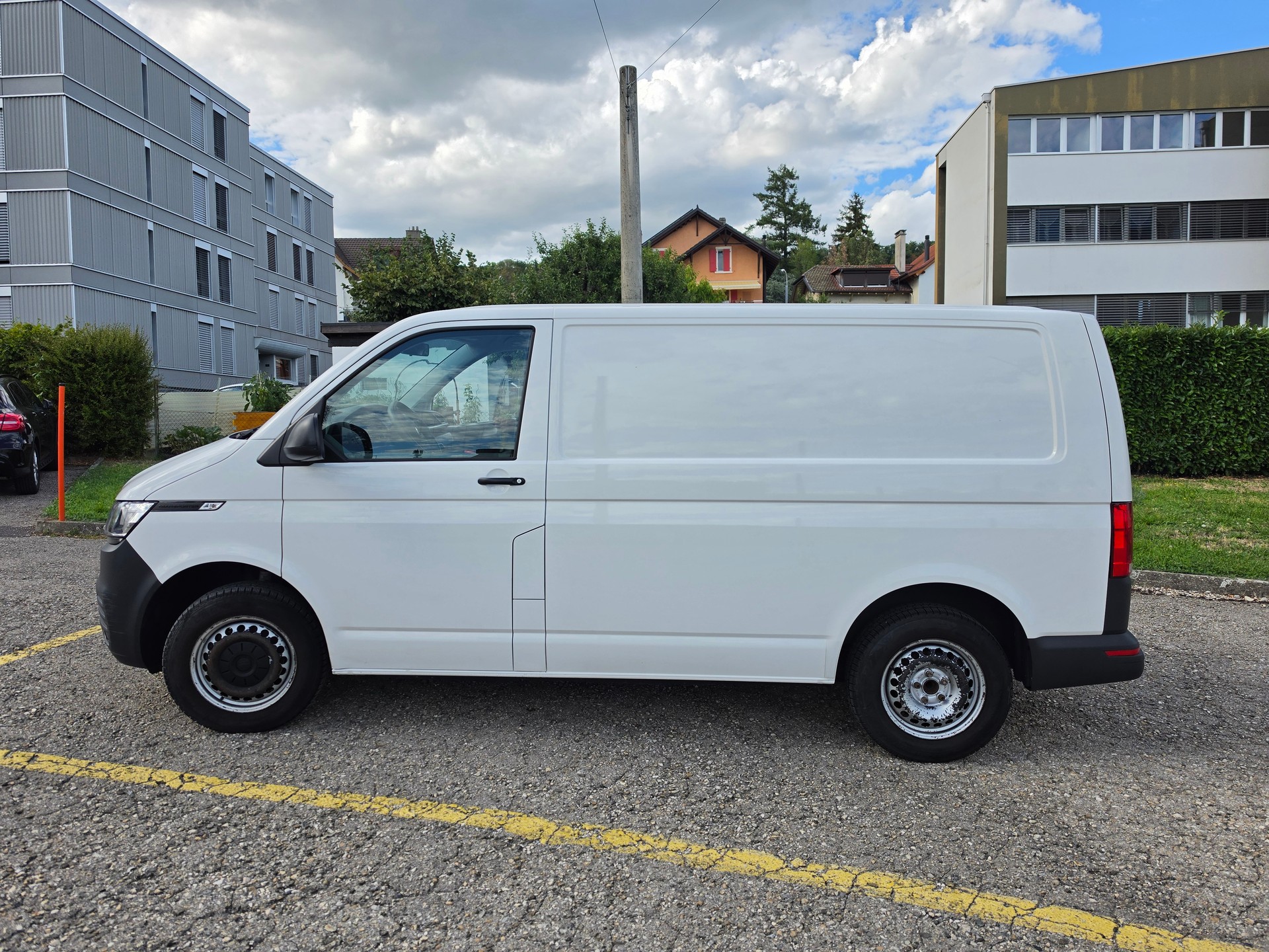 VW T6.1 2.0 TDI Entry-image-1