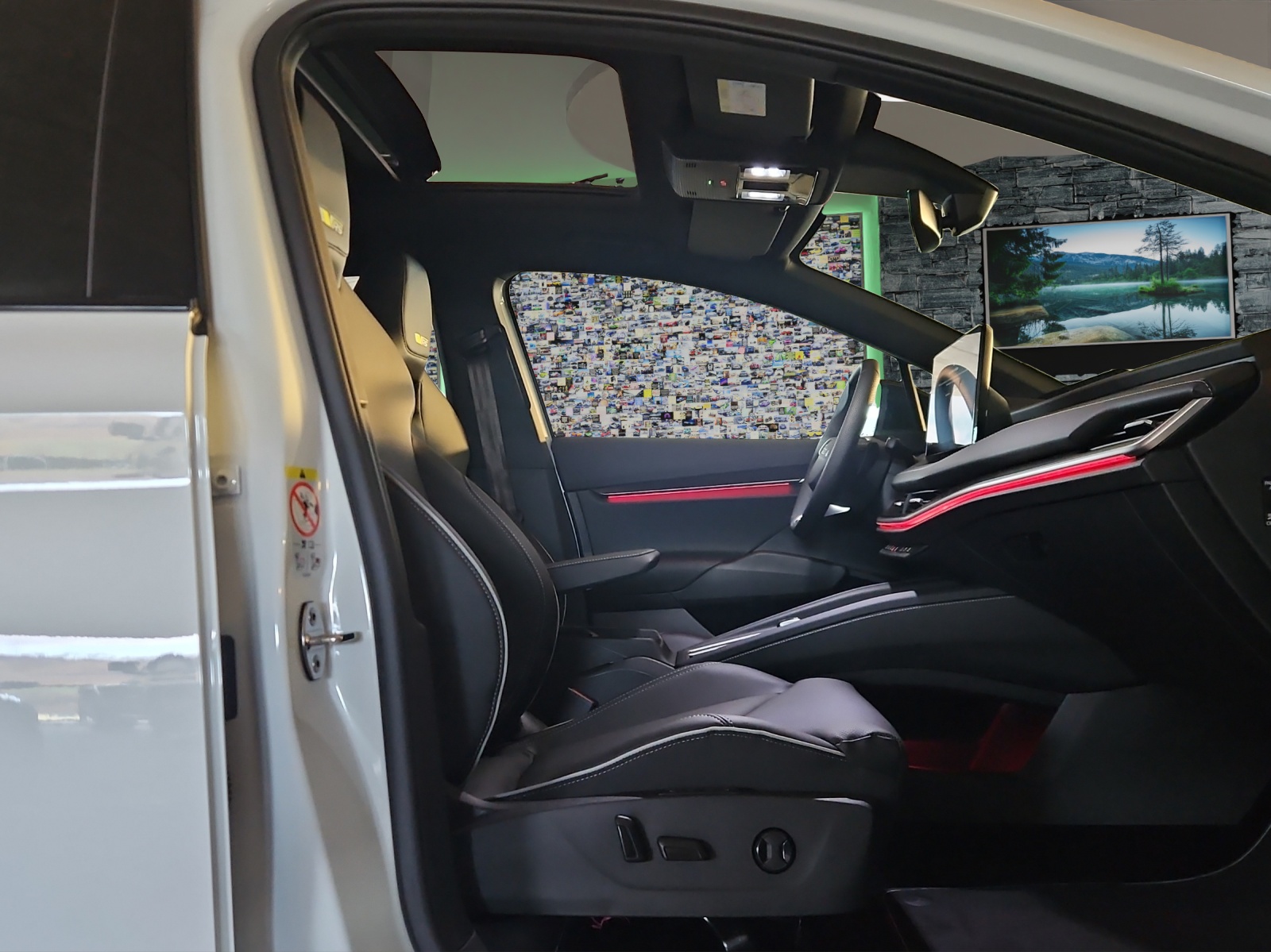 SKODA Enyaq 4x4 RS-image-9