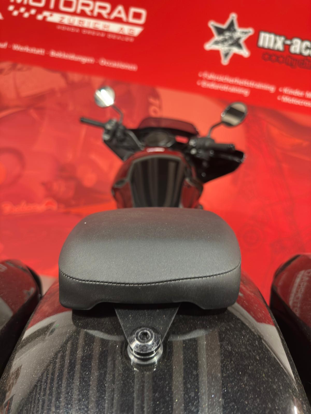 HONDA CMX 1100 Rebel Touring**Schwarz**DEMO-BIKE-showroom-element-2