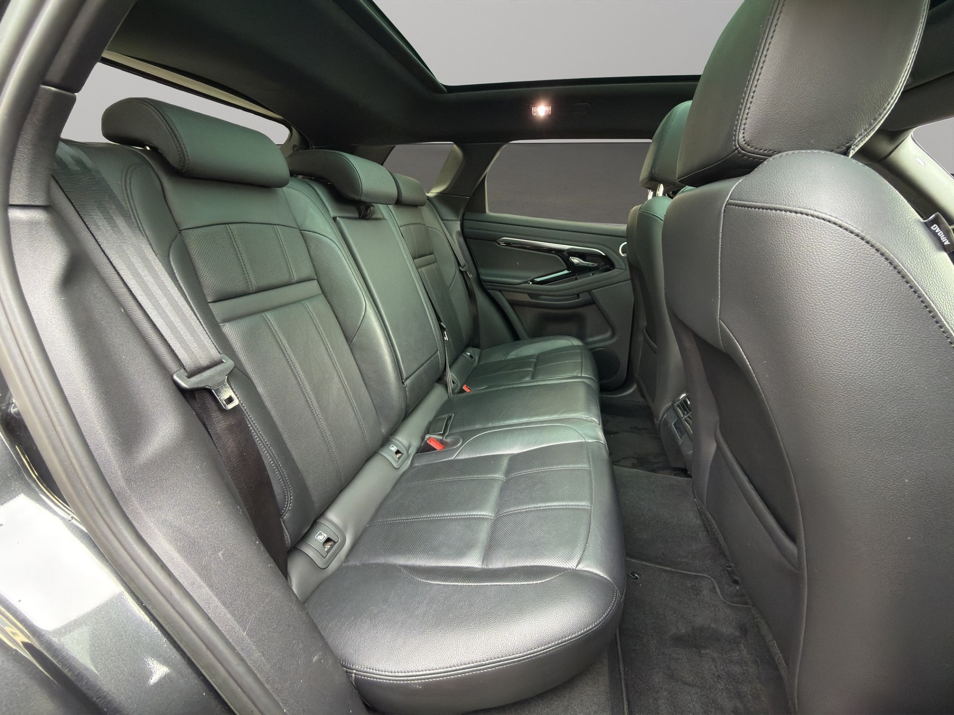 LAND ROVER Range Rover Evoque 2.0 D 200 R-Dynamic SE-image-9
