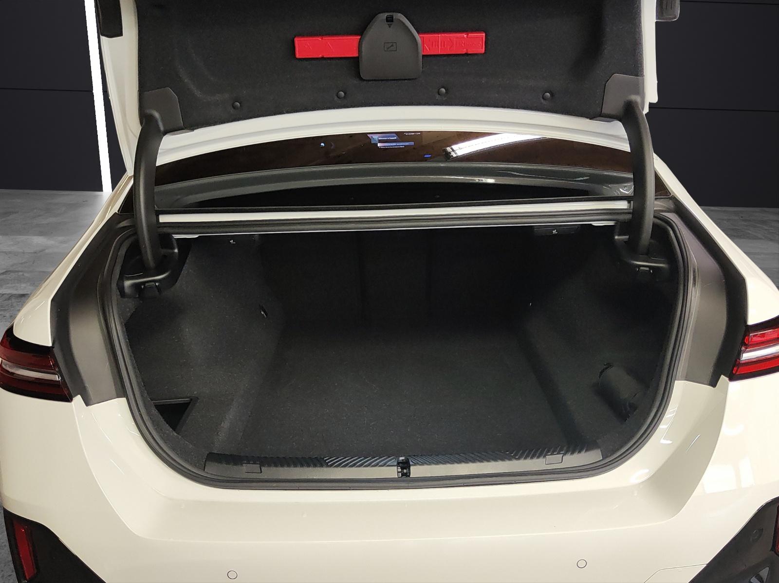 BMW 520d xDrive-image-13