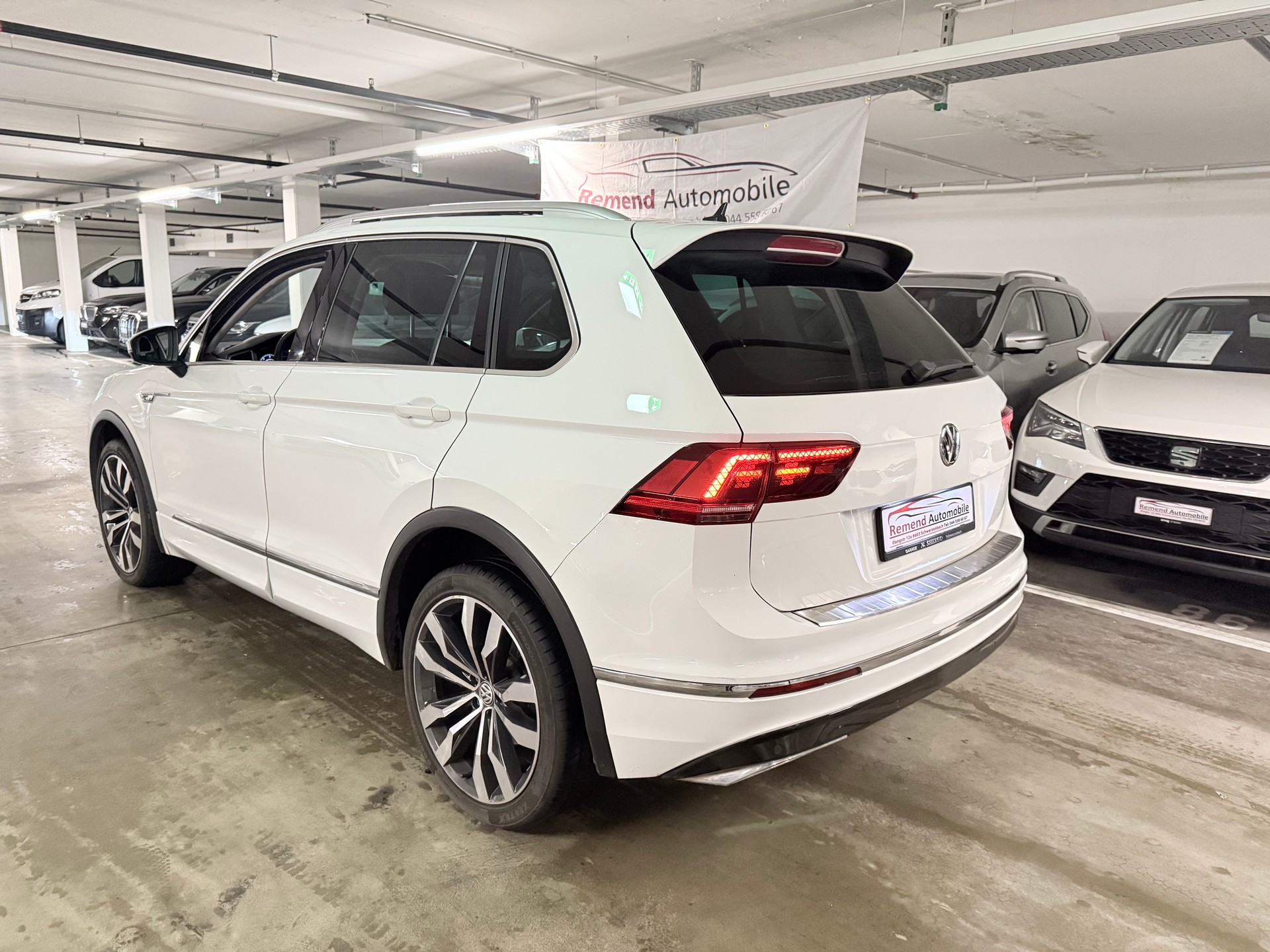 VW Tiguan 2.0 TDI SCR Highline 4Motion DSG R Line-image-4