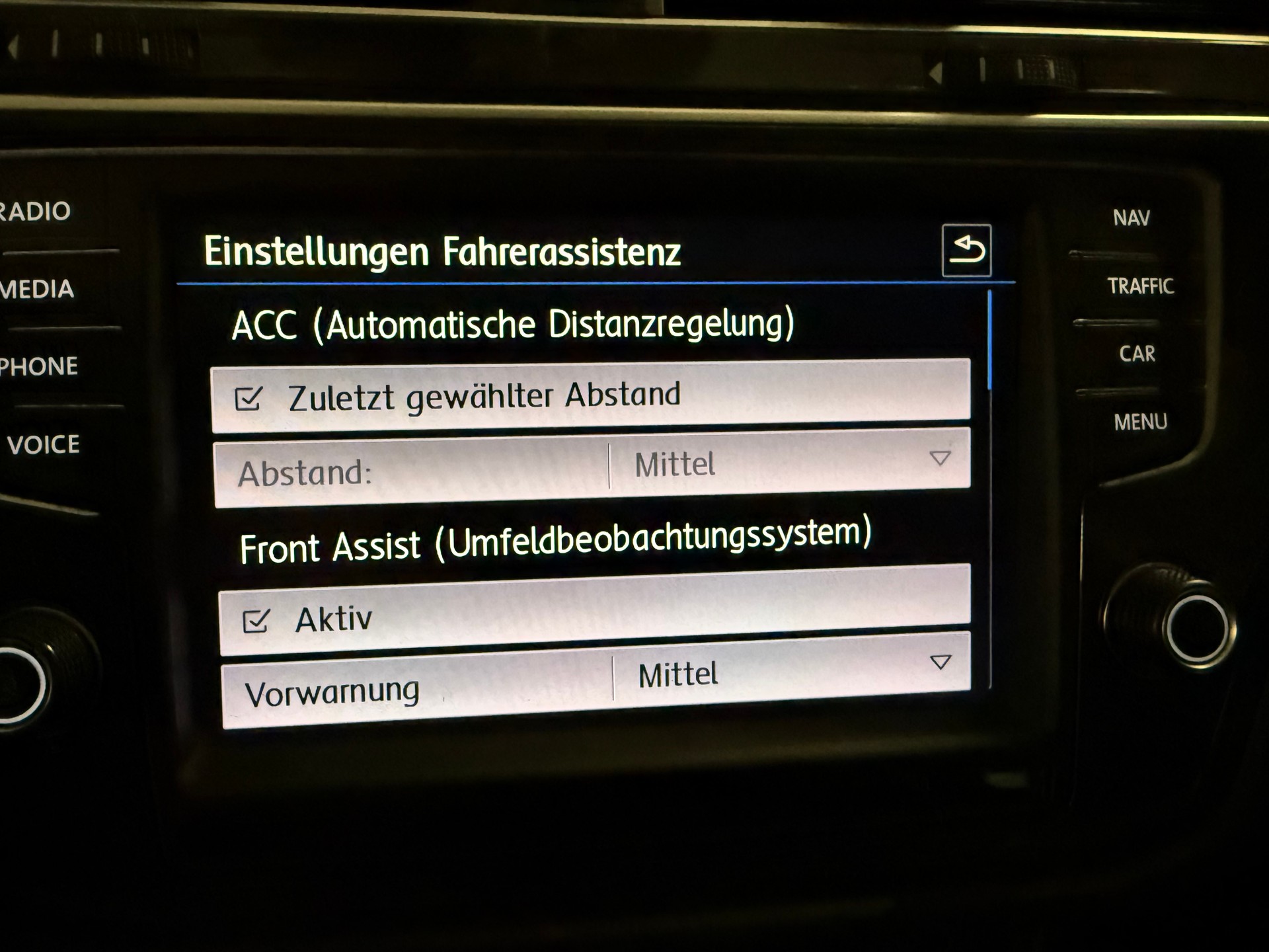 VW Tiguan 2.0 TDI SCR Highline 4Motion DSG R Line-image-15